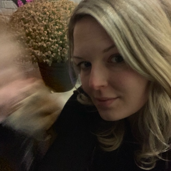 Meet your Posher, Melissa - Picture 1 of 1